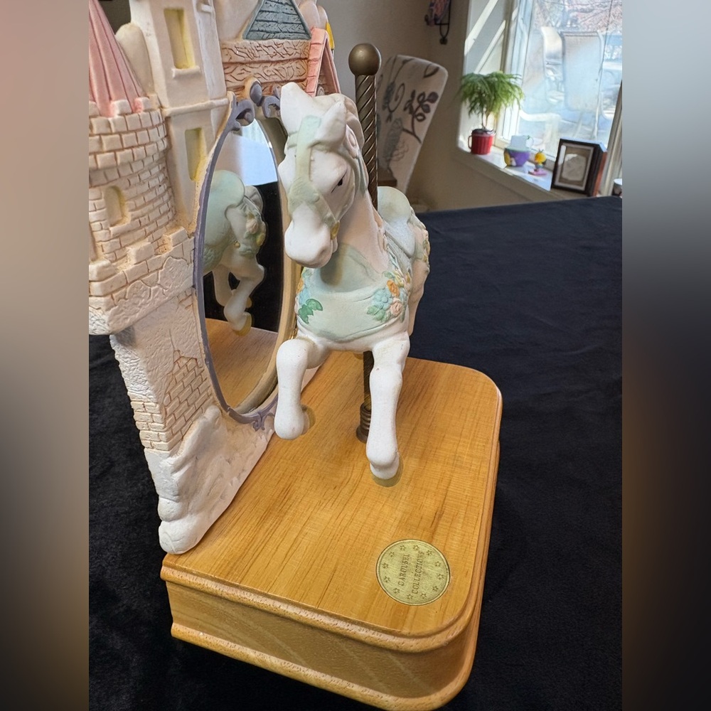 Ceramic Carousel Horse Music Box Mirror Wood Base Vintage 1991 - Picture 6 of 9